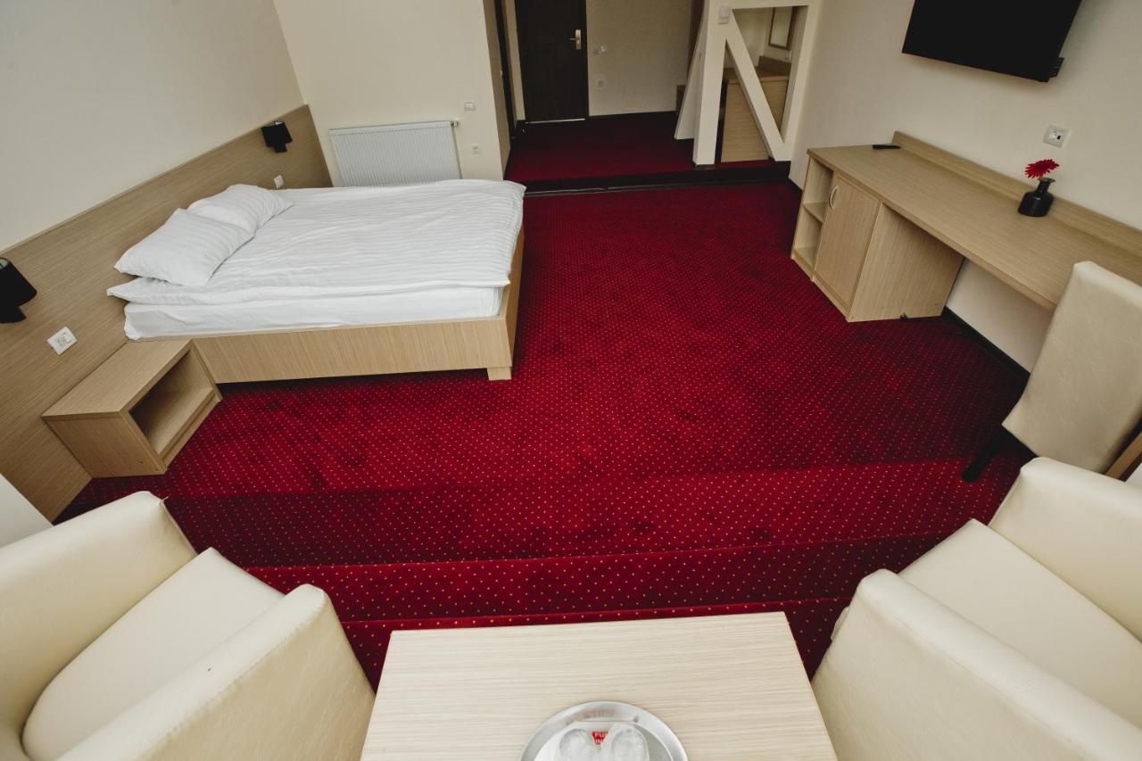 Hotel Evergreen Amara Ngoại thất bức ảnh