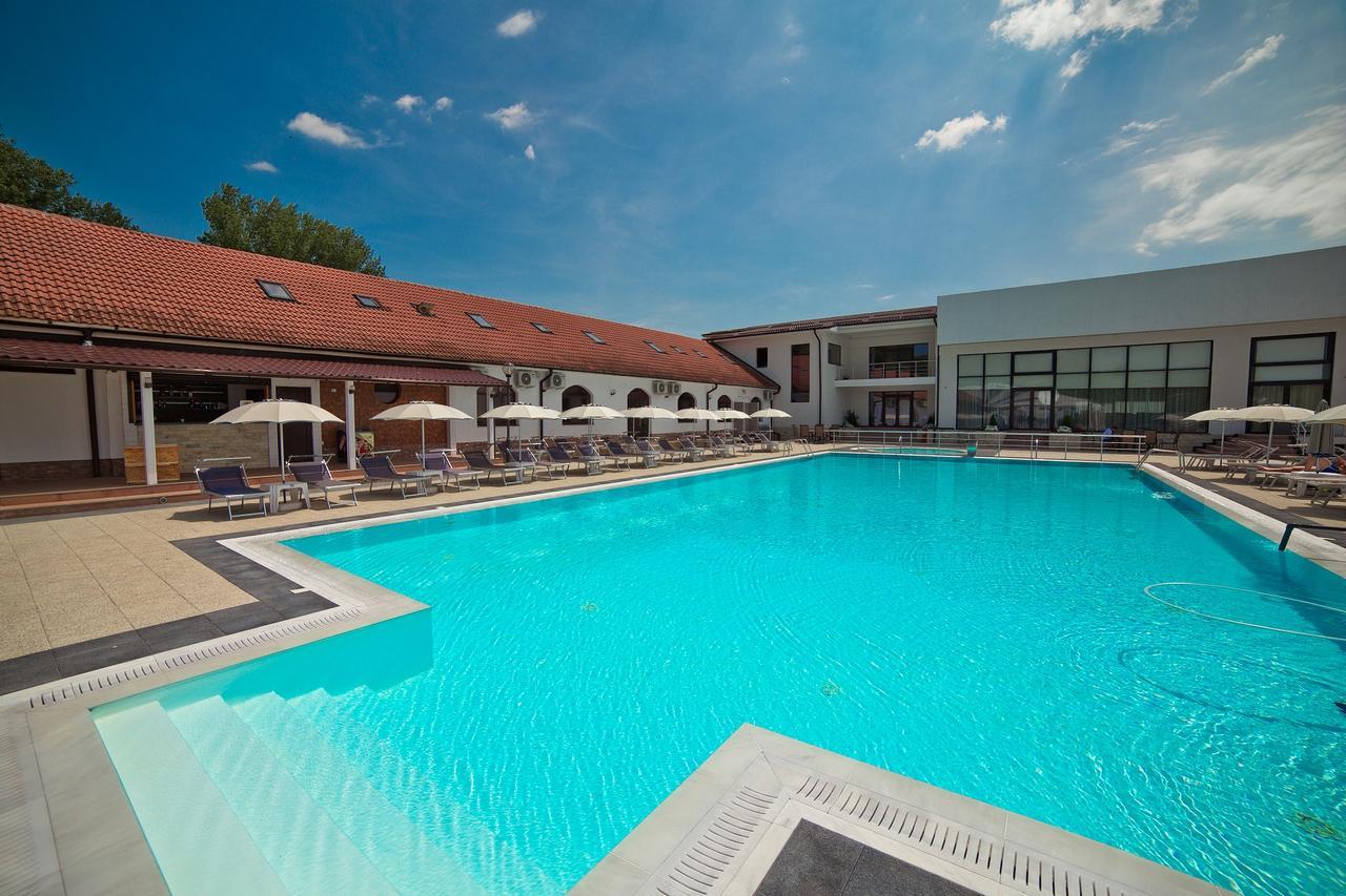 Hotel Evergreen Amara Ngoại thất bức ảnh