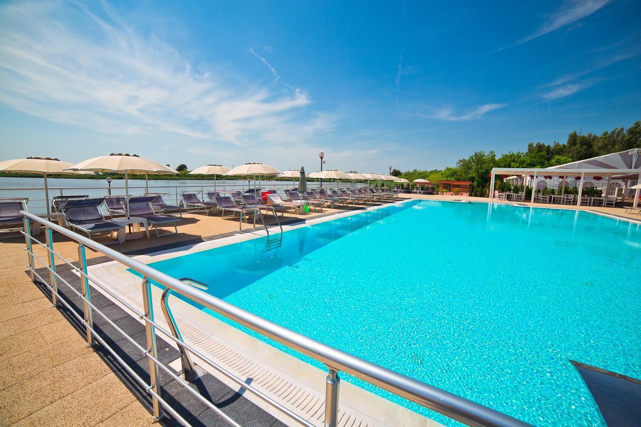 Hotel Evergreen Amara Ngoại thất bức ảnh