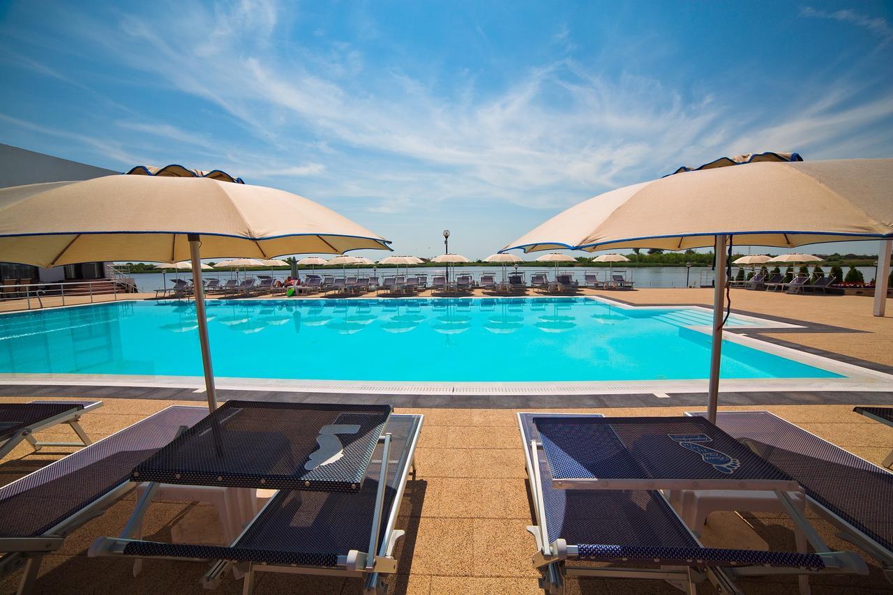 Hotel Evergreen Amara Ngoại thất bức ảnh